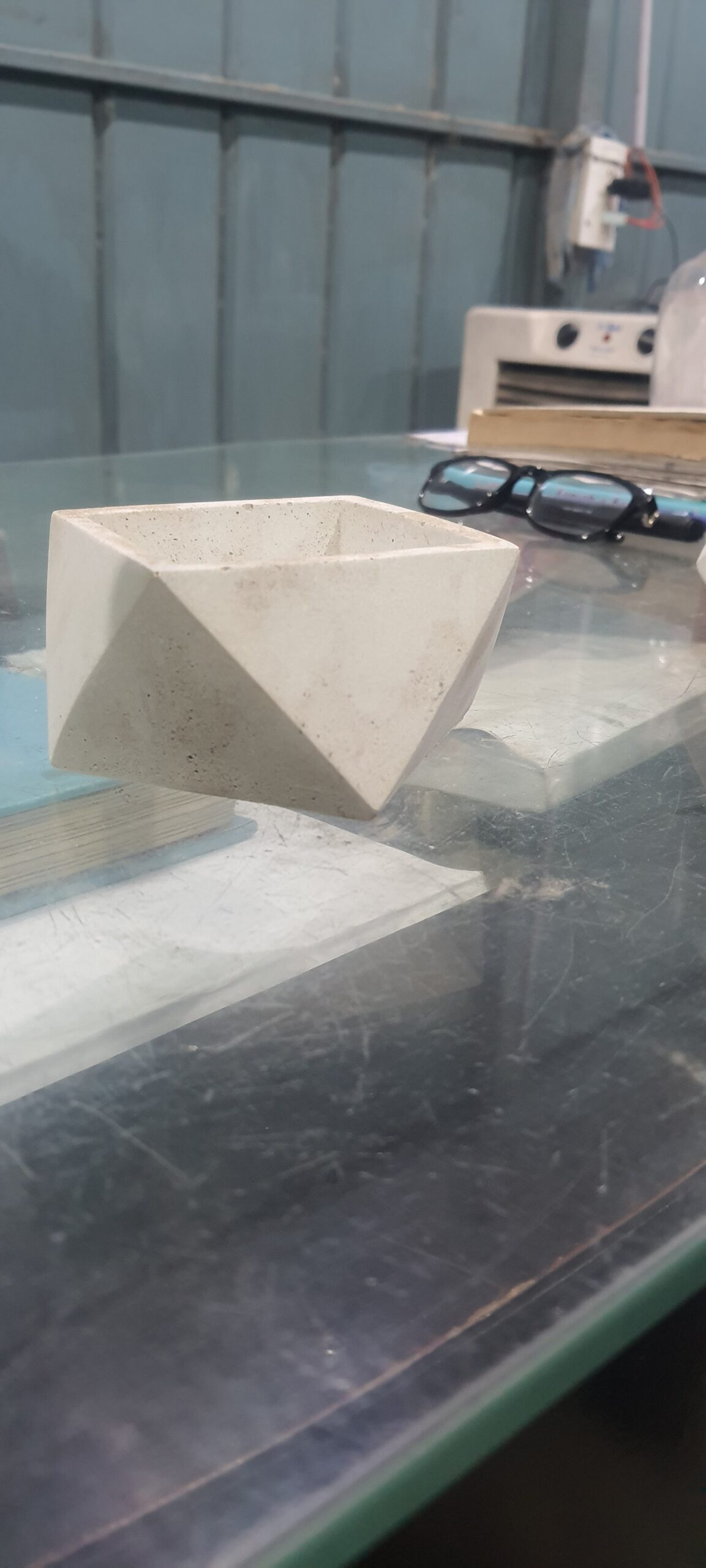 Diamond-Style-Quadruple-Concrete-Pot