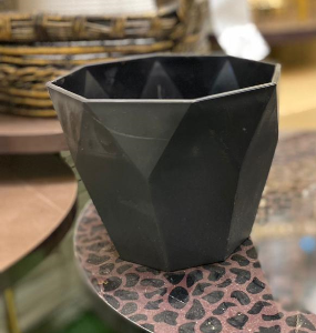premium black plastic pot